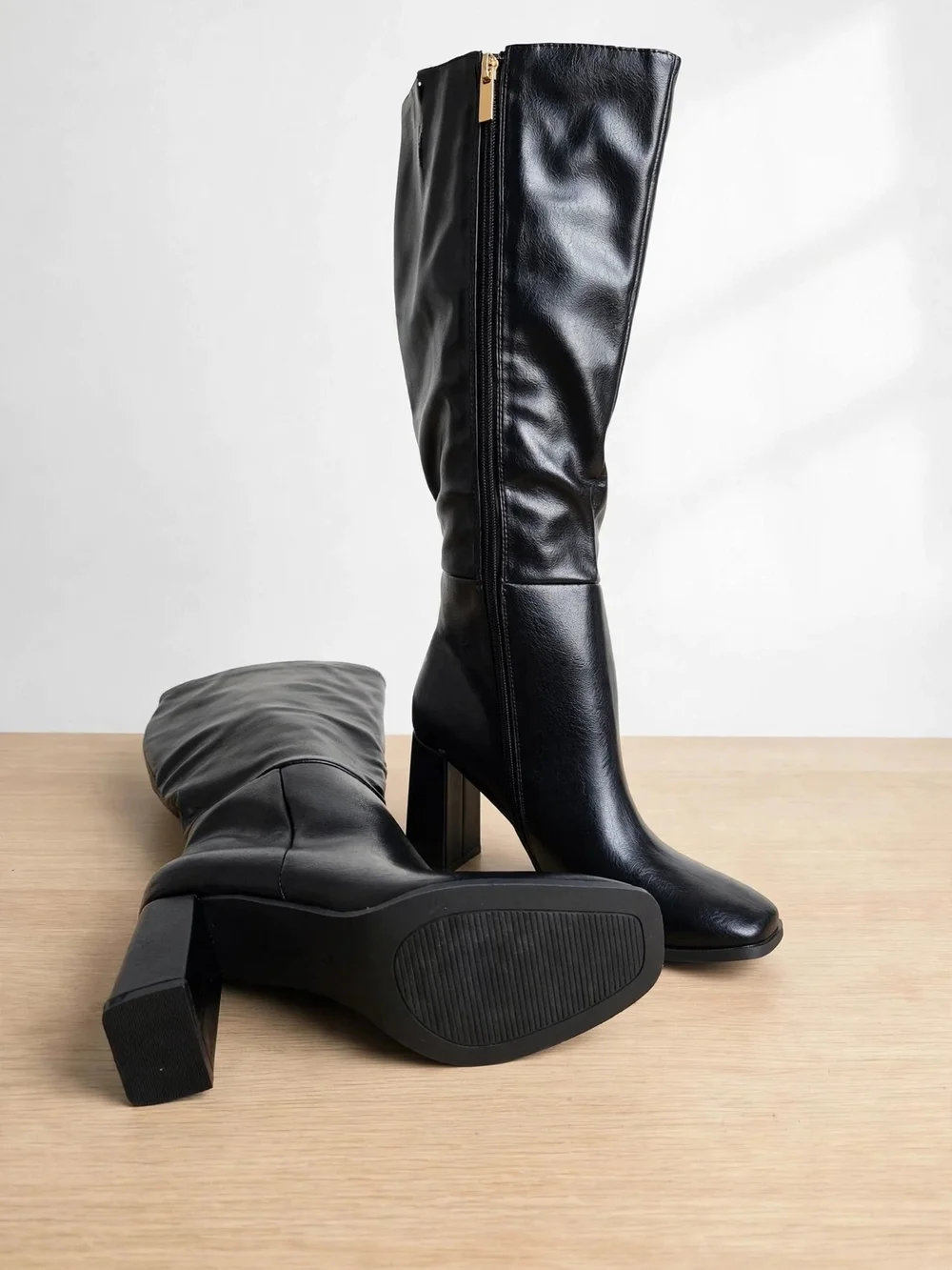 Coutgo Women's Wide-Calf Knee-High Boots